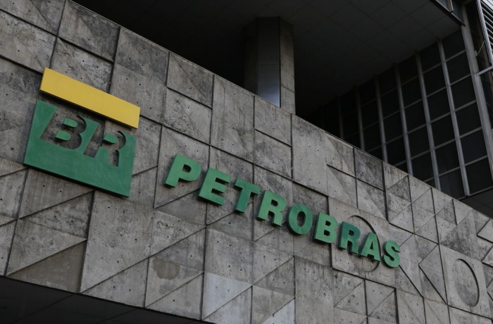 Prates descarta manter atual política de preços da Petrobras