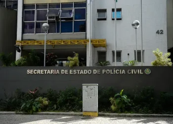 Polícia apreende bombas caseiras e diz que grupo faria atentado no Rio