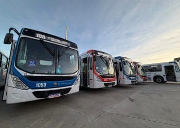 Prefeitura de Campina Grande entrega 20 novos ônibus para a população