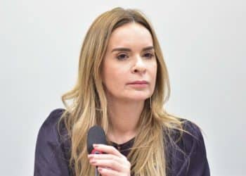 “Silêncio que ecoa: ausência de posicionamento de Daniella Ribeiro gera repercussão nos bastidores políticos”