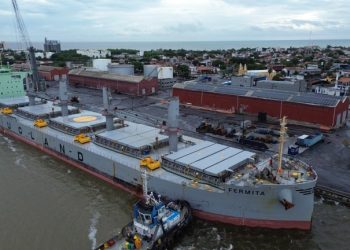 Porto de Cabedelo registra marco histórico com atracação do navio Fermita