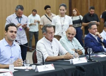 Governador Lucas Ribeiro e ministro Waldez Góes sobrevoam área afetada pelas chuvas e alinham ações com prefeitos