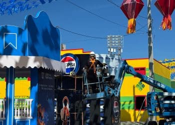 Reta final dos preparativos: estrutura de shows está pronta e Parque do Povo recebe últimos ajustes para abertura d’O Maior São João do Mundo