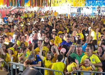 São Pedro ajudou? Brasil vence nos acréscimos e faz o Parque do Povo explodir em festa