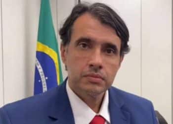 André Gadelha critica segurança de ex-governador e questiona privilégios em vídeo nas redes sociais