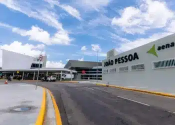 Forças de segurança cumprem reintegração no Castro Pinto