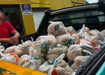 Prefeitura de Alagoinha realiza segunda entrega do Projeto Pão e Leite e beneficia famílias da Rua do Sol