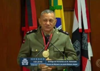 Tenente Pereira recebe Medalha Cidade de João Pessoa, a mais alta honraria da Câmara Municipal
