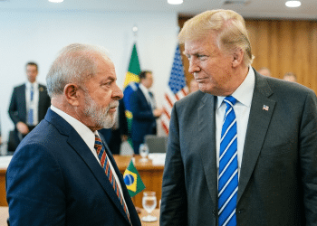 Reunião de emergência: Lula convoca ministros após Estados Unidos ameaçarem “tarifaço” contra o Brasil