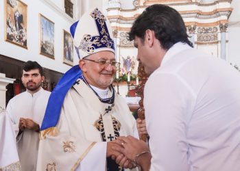 Leo Bezerra reforça valorização da fé e da cultura em missa que celebrou a abertura da Festa das Neves