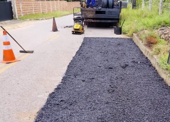 Equipes da Seinfra realizam serviços de tapa-buraco em mais de 50 bairros de João Pessoa nesta terça-feira