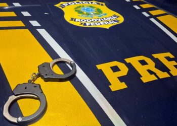 PRF na Paraíba e Polícia Civil cumprem mandado de prisão por homicídio na BR-101