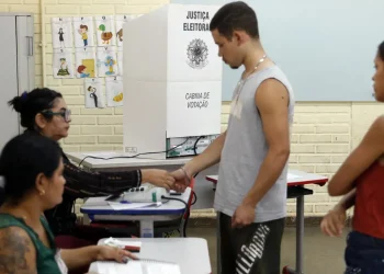 Com envelhecimento da população, eleitorado jovem recua 22% em 16 anos