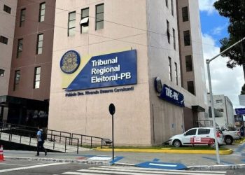 Coligação pede acesso a diálogos entre Hugo Motta e Vorcaro e oitiva do ex-controlador do Banco Master em investigações na Paraíba