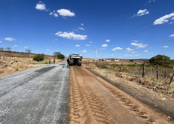 Serviços de conservação e manutenção do DER-PB avançam em 170 km de rodovias estaduais