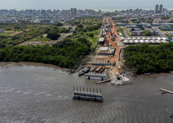 Trecho em obras da Ponte do Futuro desaba e Bombeiros são acionados em Cabedelo