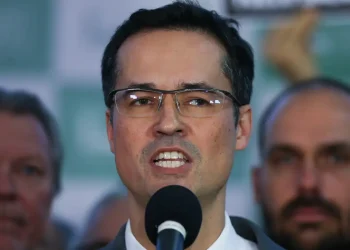 Maioria do TSE mantém suspensão da campanha de Deltan ao Senado