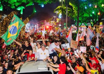 João Azevêdo reforça defesa pela reeleição de Lula: “A nossa luta é pela liberdade e pela democracia”