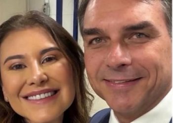 Polícia Federal monitora informações sobre ida de Flávio Bolsonaro aos EUA após determinação para entrega de passaporte